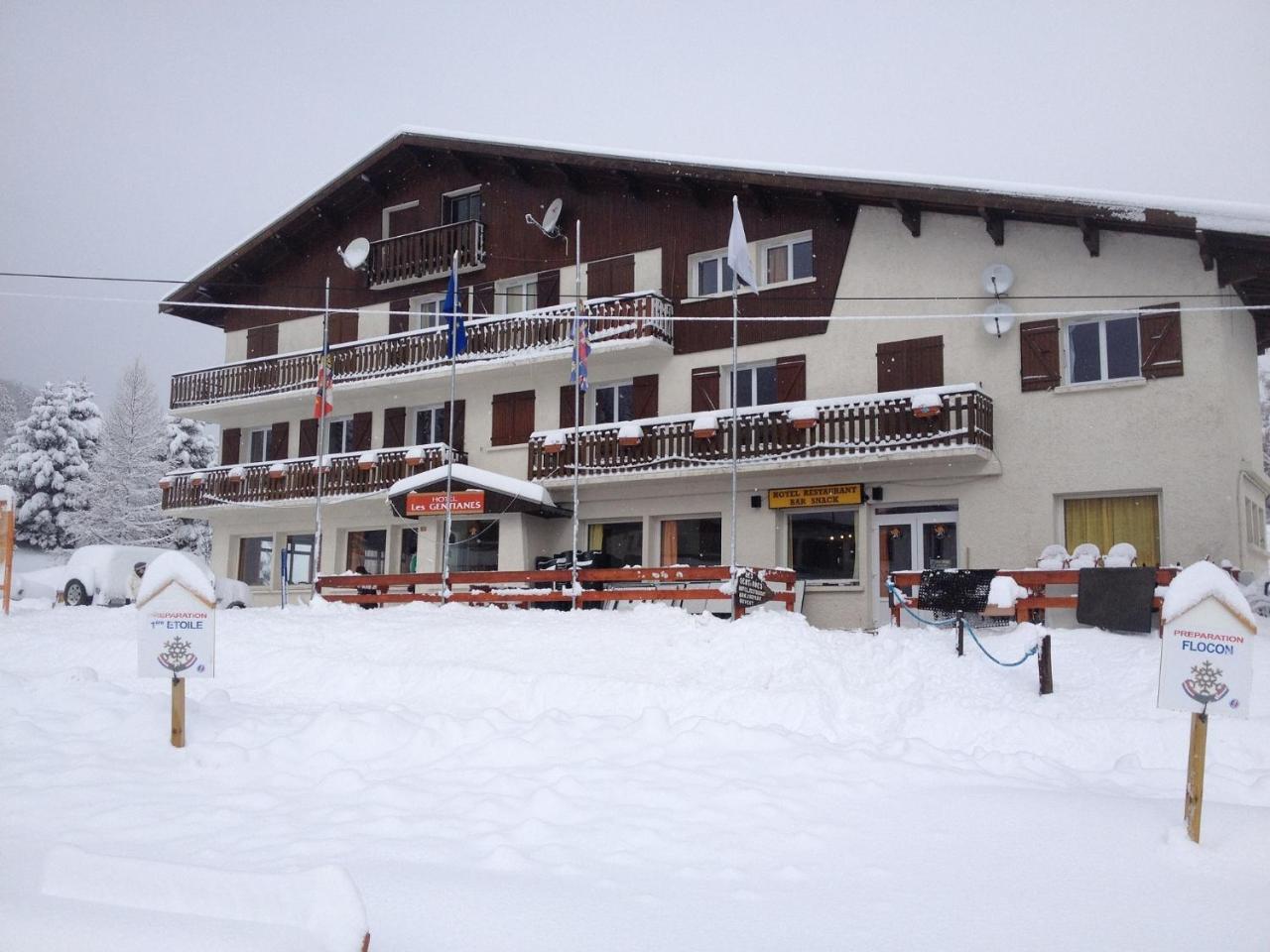 Hotel Les Gentianes La Morte Exterior photo